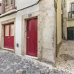 Guest Alfama Апартаменты *