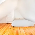 Guest Alfama Апартаменты *
